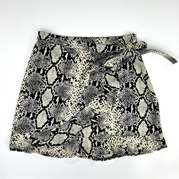 Nasty Gal Collection - Snake Print Ruffle Hem Skirt - Picture 1 of 10